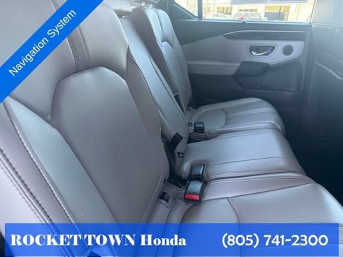 Used 2023 Honda Pilot Touring image 11