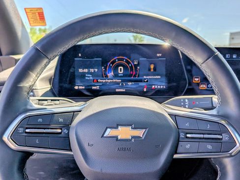 Used 2024 Chevrolet Traverse LT w/ Trailering Package AWD/4WD image 12