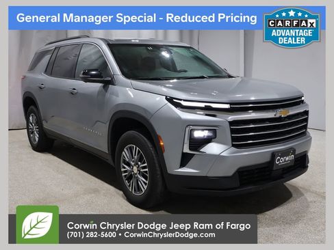 Used 2024 Chevrolet Traverse LT image 1