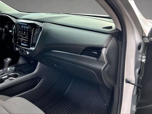 Used 2020 Chevrolet Traverse LS FWD image 11
