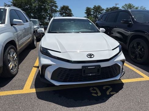 Used 2026 Toyota Camry SE w/ Convenience Package FWD image 5