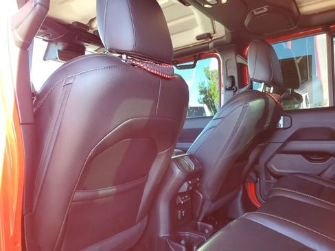 Used 2020 Jeep Gladiator Overland image 12