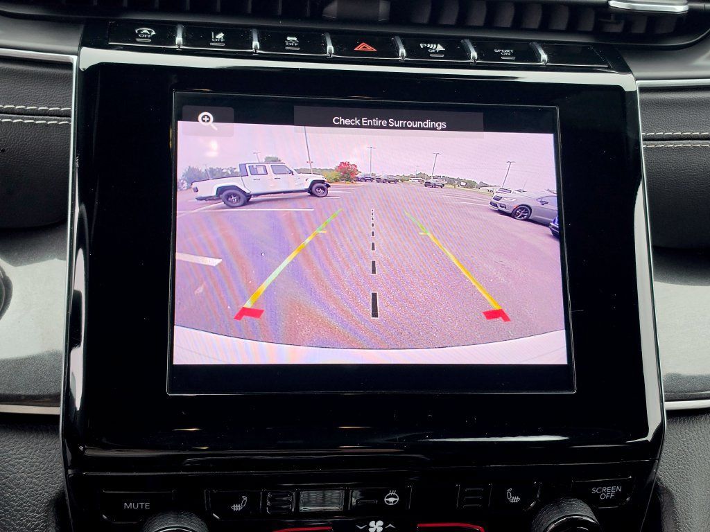 Used 2023 Jeep Grand Cherokee Altitude AWD/4WD image 23