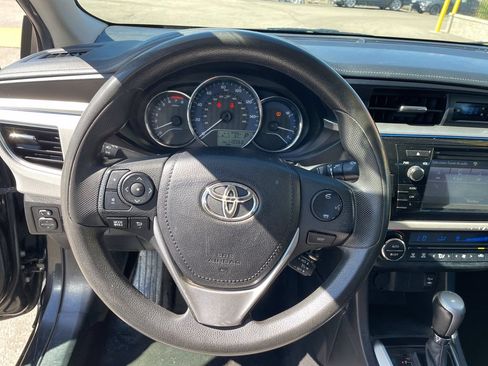 Used 2015 Toyota Corolla LE FWD image 16