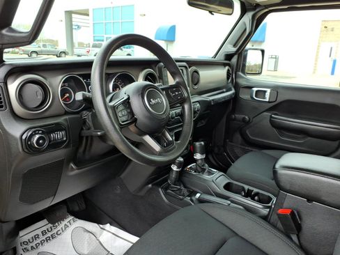 Used 2021 Jeep Wrangler Sport image 8