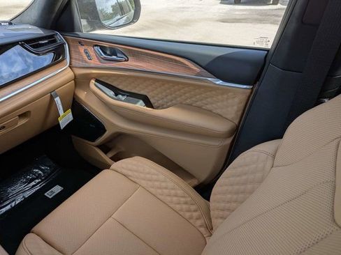 New 2026 Jeep Grand Cherokee L Summit w/ Obsidian Package AWD/4WD image 19