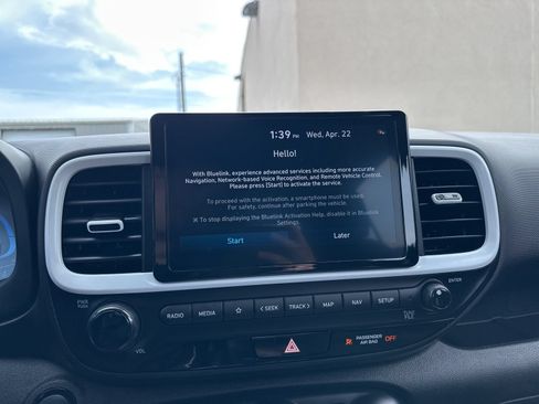 Used 2023 Hyundai Venue Limited FWD image 41