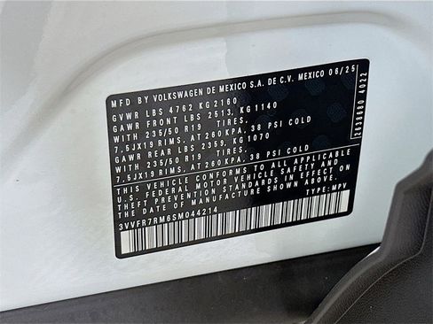 Used 2025 Volkswagen Tiguan SE image 26