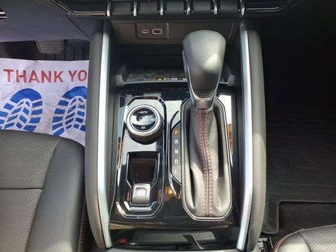 Used 2025 Chevrolet Colorado Z71 w/ Technology Package image 26