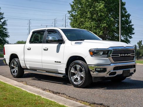 Used 2023 RAM 1500 Laramie AWD/4WD image 4