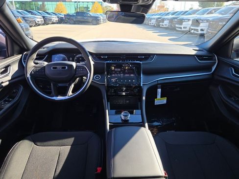 New 2025 Jeep Grand Cherokee Laredo X w/ Luxury Tech Group I image 20