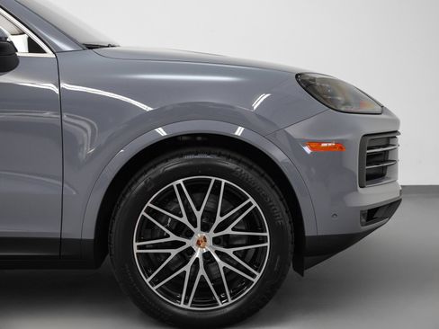 Used 2026 Porsche Cayenne AWD/4WD image 14