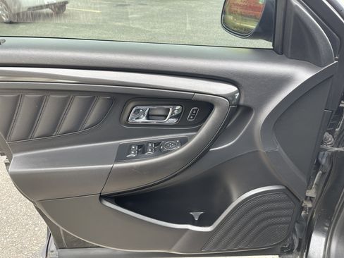 Used 2013 Ford Taurus SHO image 13