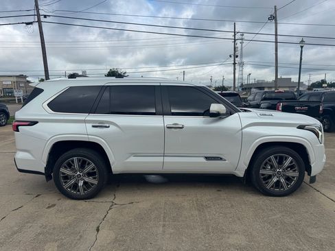 Used 2024 Toyota Sequoia Capstone AWD/4WD image 6