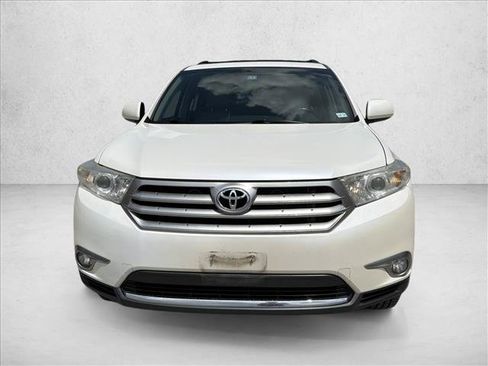 Used 2013 Toyota Highlander SE FWD image 8