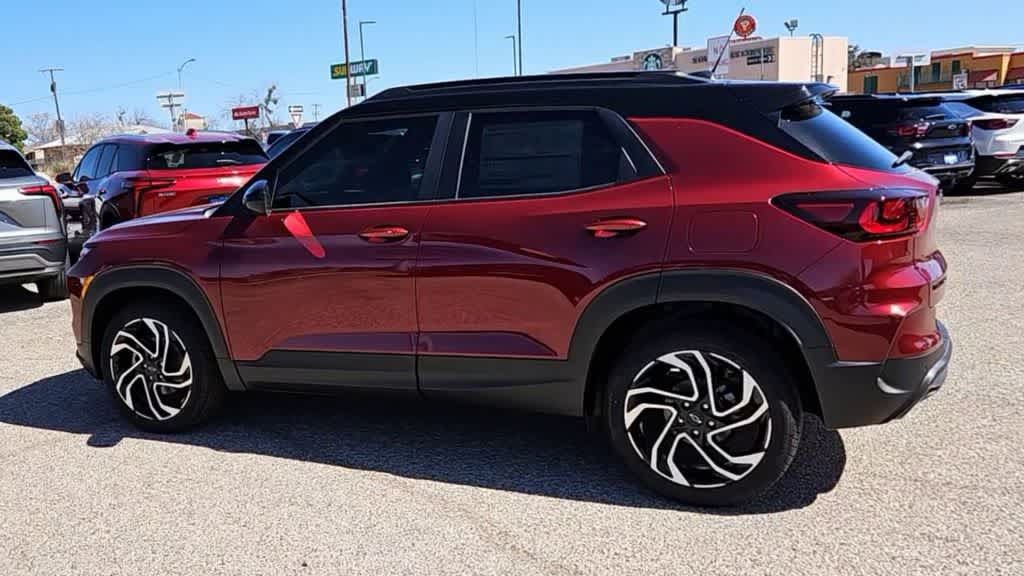 Used 2025 Chevrolet TrailBlazer RS w/ Convenience Package FWD image 5