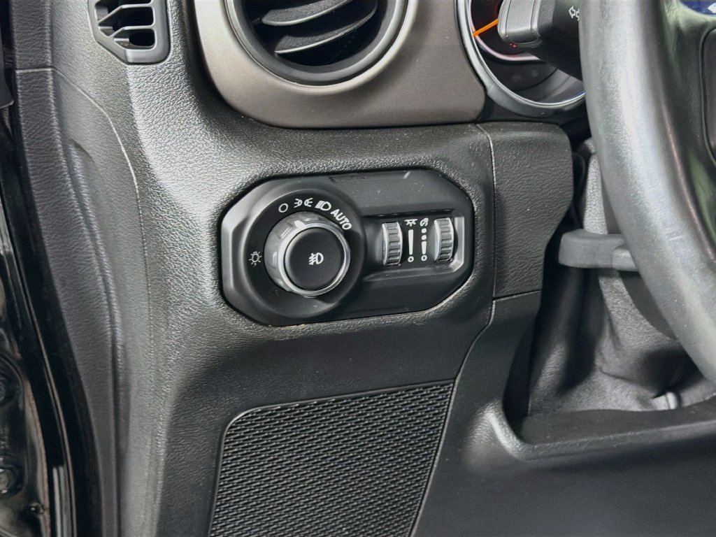 Used 2021 Jeep Wrangler Unlimited Sport AWD/4WD image 10