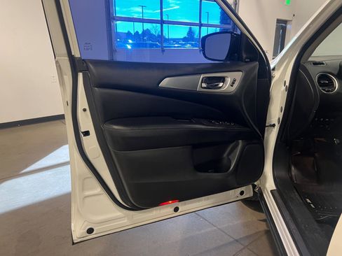 Used 2017 Nissan Pathfinder SL w/ SL Premium Package image 27
