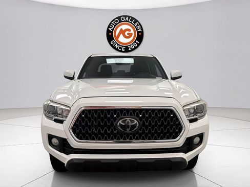 Used 2019 Toyota Tacoma TRD Off-Road w/ Technology Package RWD image 8