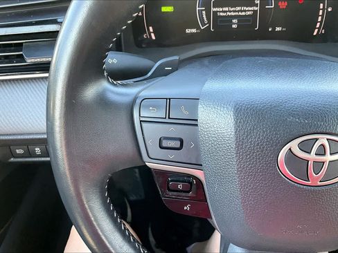Used 2025 Toyota Camry SE FWD image 23
