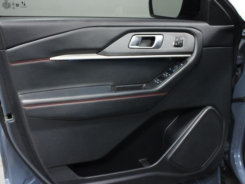 Used 2025 Ford Explorer ST RWD image 11