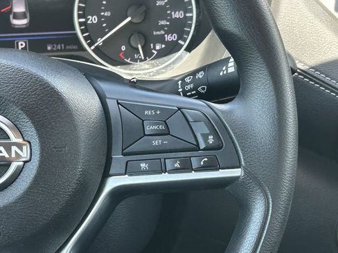 Used 2024 Nissan Sentra SV FWD image 23