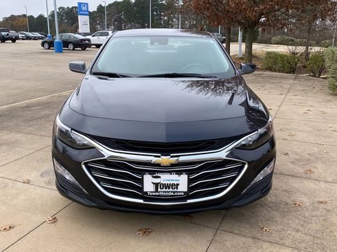 Used 2023 Chevrolet Malibu LT image 2
