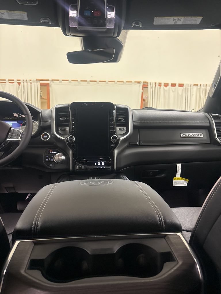 New 2026 RAM 1500 Laramie w/ Laramie Preferred Package AWD/4WD image 10