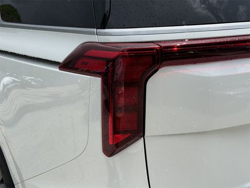 New 2026 Kia Carnival EX image 11