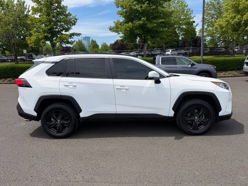 Used 2021 Toyota RAV4 XLE w/ Convenience Package AWD/4WD image 9