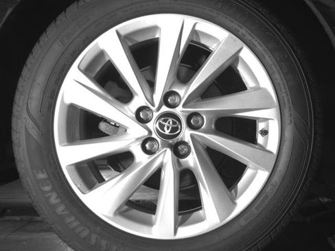 Used 2024 Toyota Camry SE FWD image 15