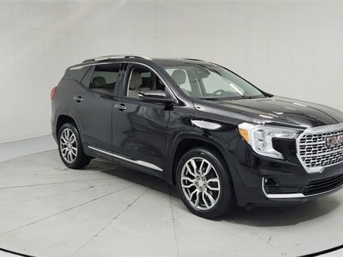 Used 2022 GMC Terrain Denali w/ LPO, Floor Liner Package image 7
