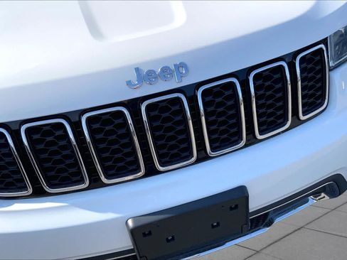 Used 2018 Jeep Grand Cherokee Limited AWD/4WD image 32