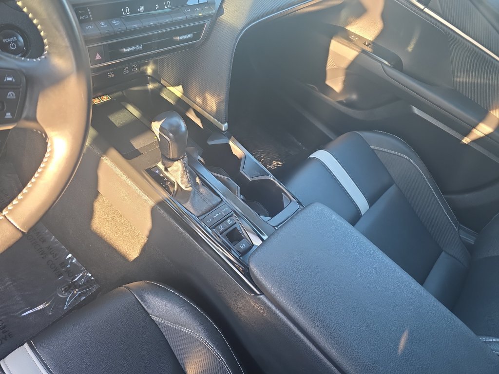 Used 2025 Toyota Camry SE w/ Convenience Package FWD image 21