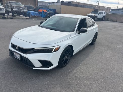 Used 2023 Honda Civic Sport image 2