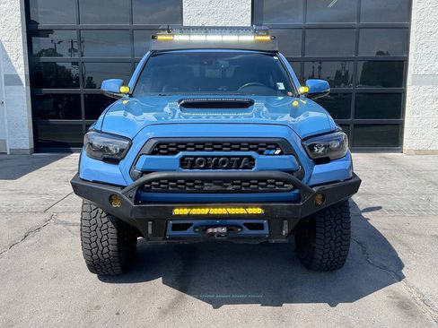 Used 2019 Toyota Tacoma TRD Off-Road AWD/4WD image 7