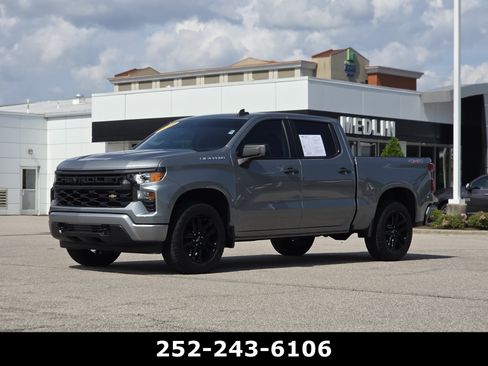 Used 2023 Chevrolet Silverado 1500 Custom AWD/4WD image 3
