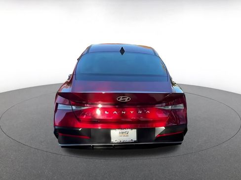Used 2025 Hyundai Elantra SEL image 15