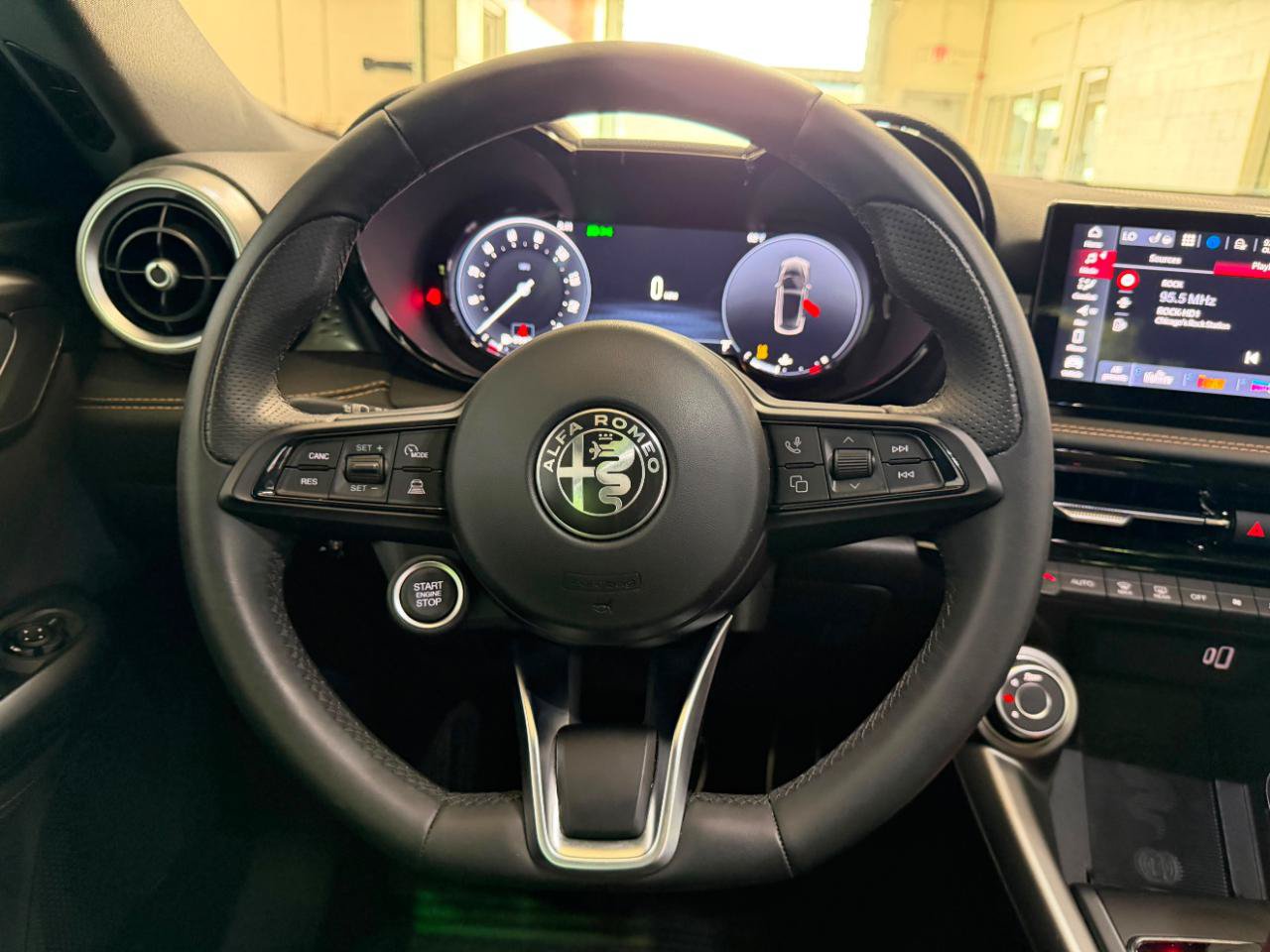 Used 2025 Alfa Romeo Tonale AWD/4WD image 29