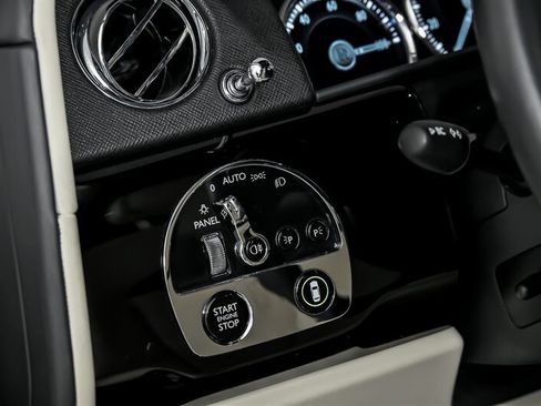 Used 2021 Rolls-Royce Cullinan AWD/4WD image 29