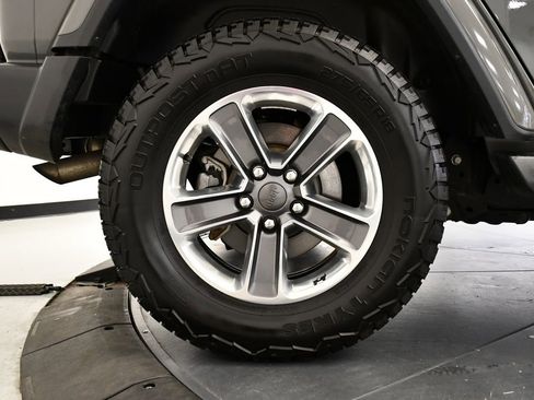 Used 2021 Jeep Wrangler Unlimited Sahara image 14