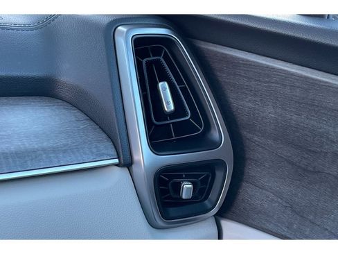 Used 2022 Kia Sorento EX w/ Panoramic Sunroof Package image 32