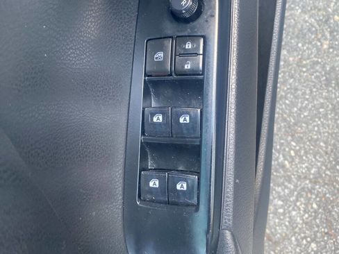 Used 2019 Toyota Camry LE w/ Convenience Package FWD image 15