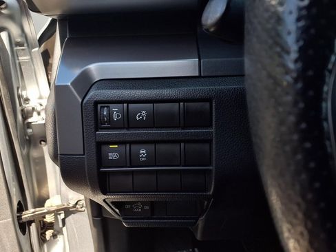 Certified 2024 Toyota Tacoma SR5 AWD/4WD image 16