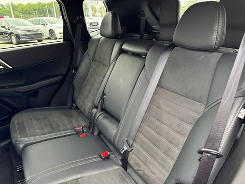 Used 2025 Mitsubishi Outlander SE AWD/4WD image 35