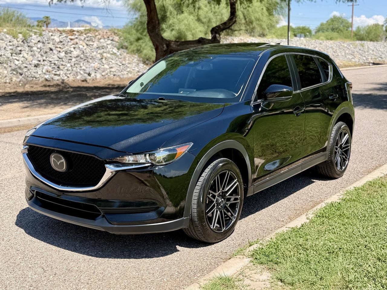 Used 2018 MAZDA CX-5 Touring w/ Preferred Equipment Package FWD image 1