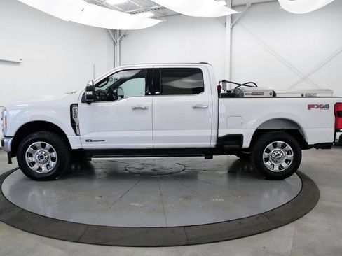 Used 2023 Ford F250 Lariat w/ Chrome Package AWD/4WD image 4