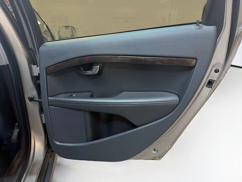 Used 2016 Volvo XC70 T5 Premier w/ Convenience Package image 29