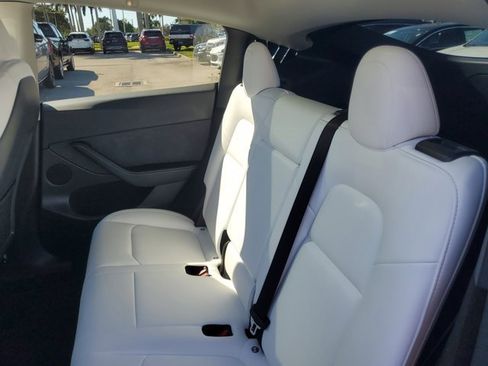 Used 2023 Tesla Model Y Performance image 23