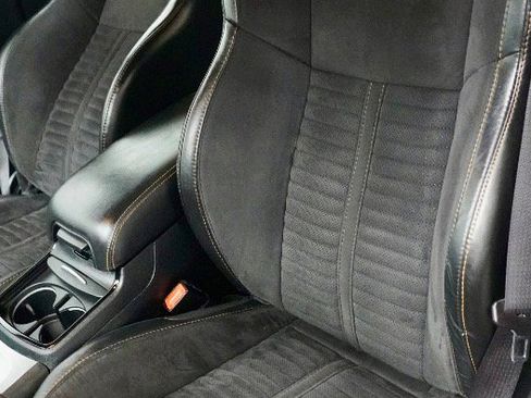 Used 2017 Dodge Charger R/T RWD image 4
